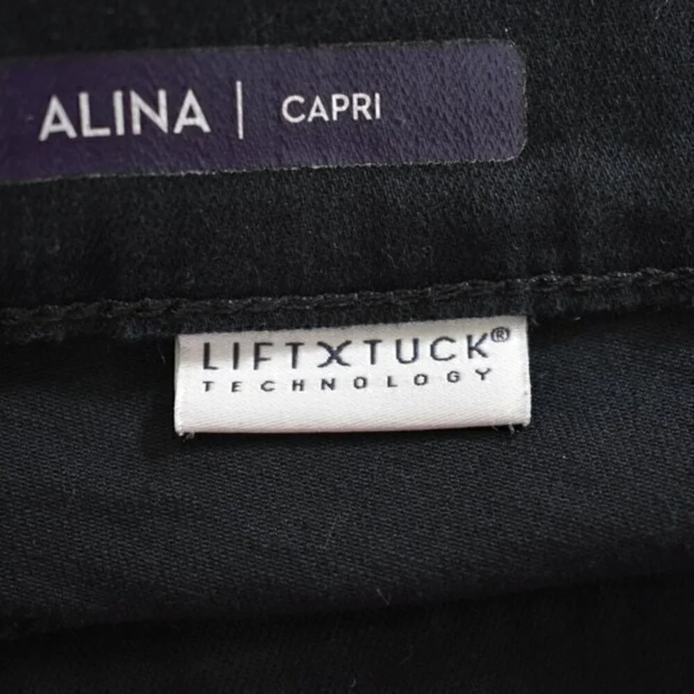 NYDJ Alina Cropped Capri Pant Size 6 Color Black Gently Used Condition - Picture 5 of 5